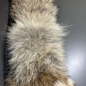 Canada goose Authentic fur trim.